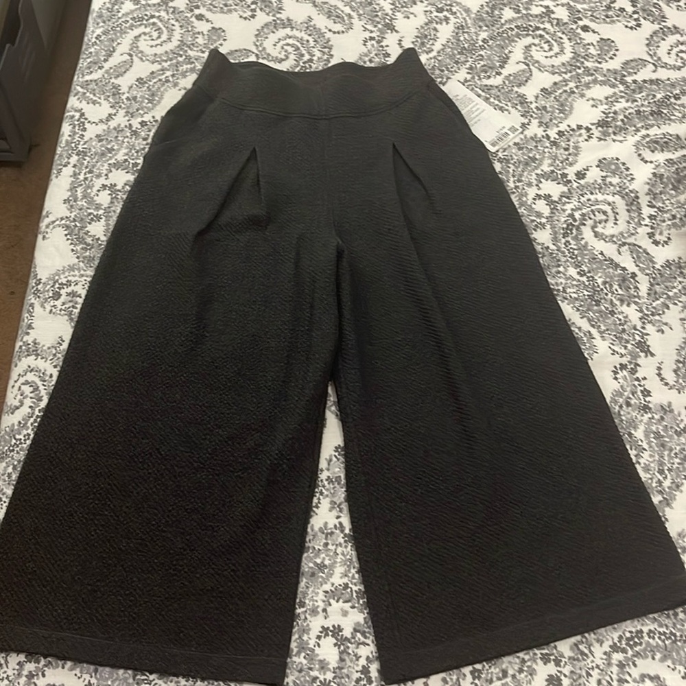 Lululemon crop pants
